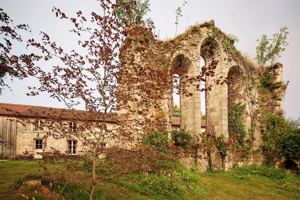 Abbaye Du Palais Bed & Breakfast Thauron ภายนอก รูปภาพ