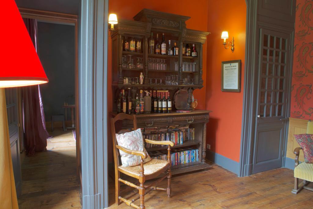 Abbaye Du Palais Bed & Breakfast Thauron ภายนอก รูปภาพ