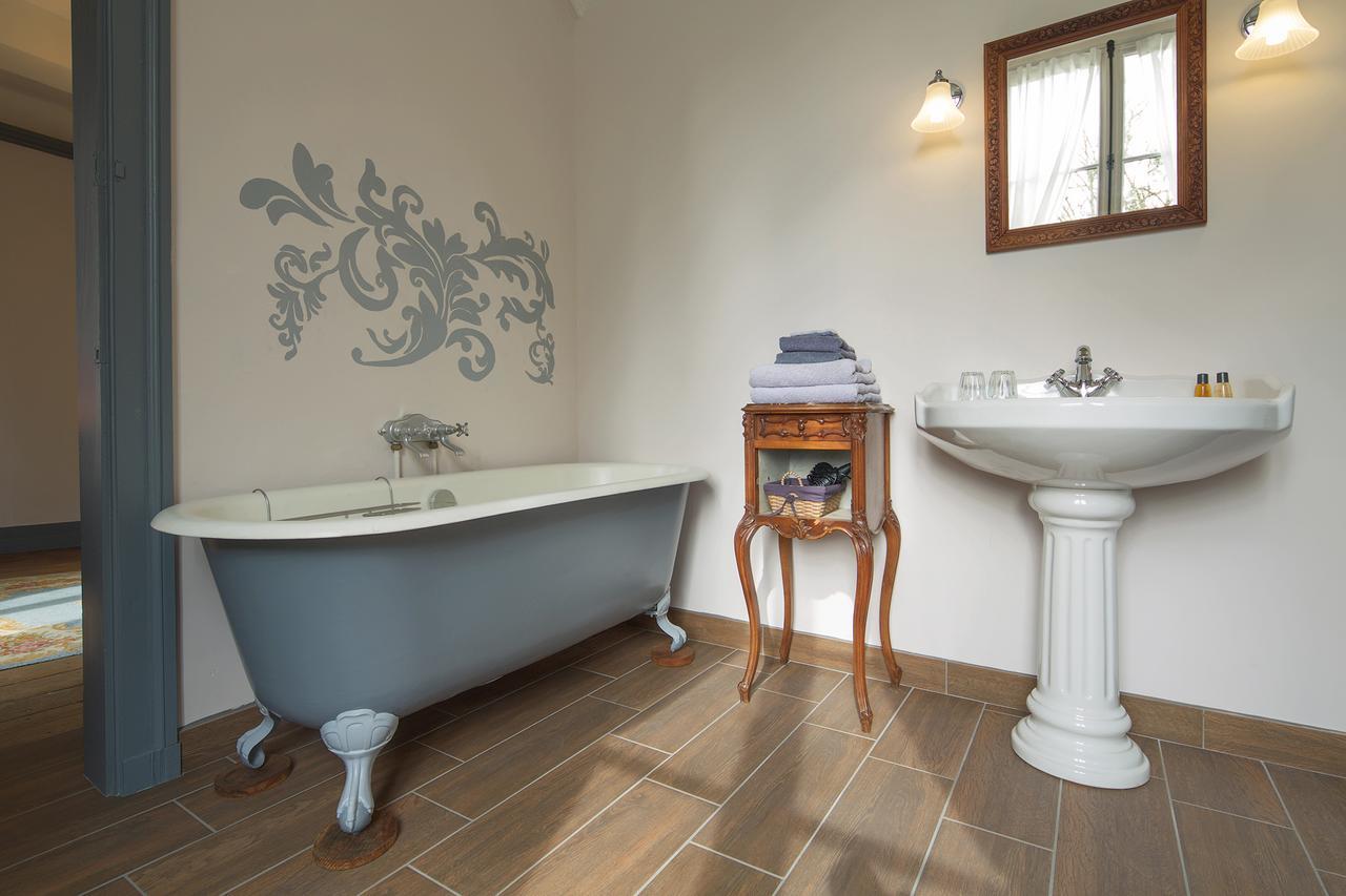 Abbaye Du Palais Bed & Breakfast Thauron ภายนอก รูปภาพ