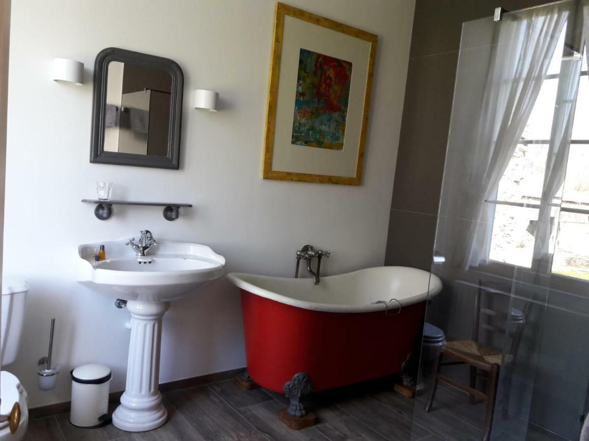 Abbaye Du Palais Bed & Breakfast Thauron ภายนอก รูปภาพ